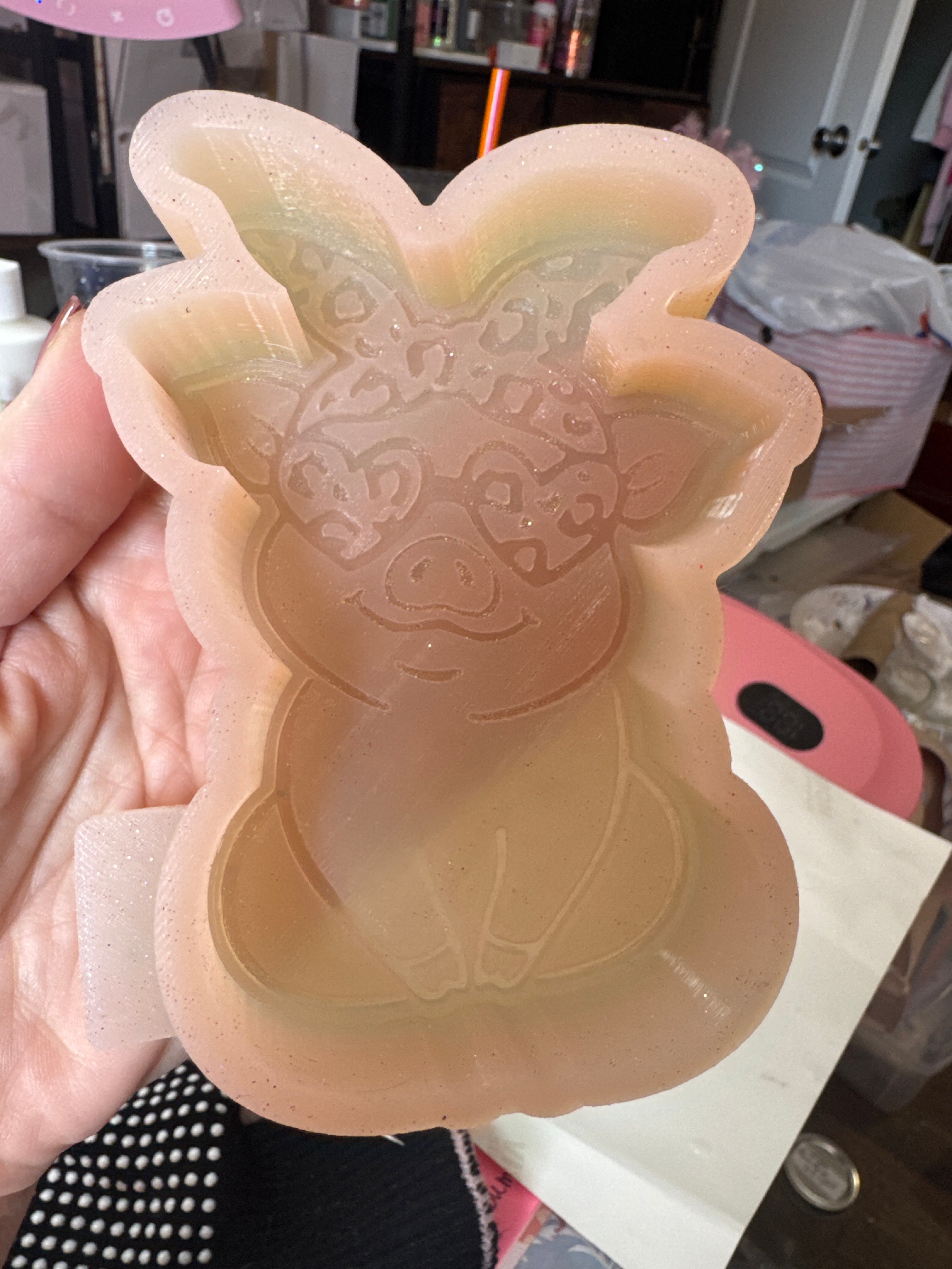 Pig with cheetah glasses freshie