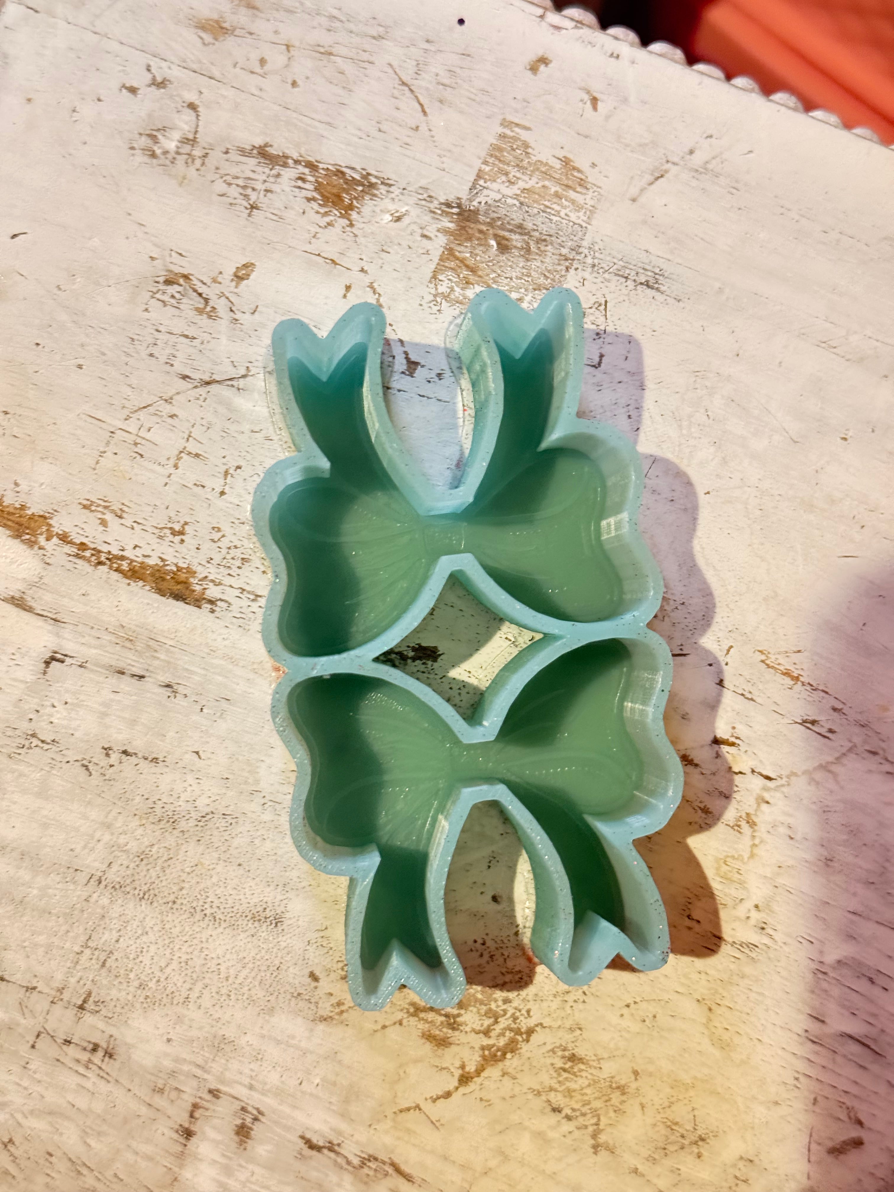 Bow vent clips