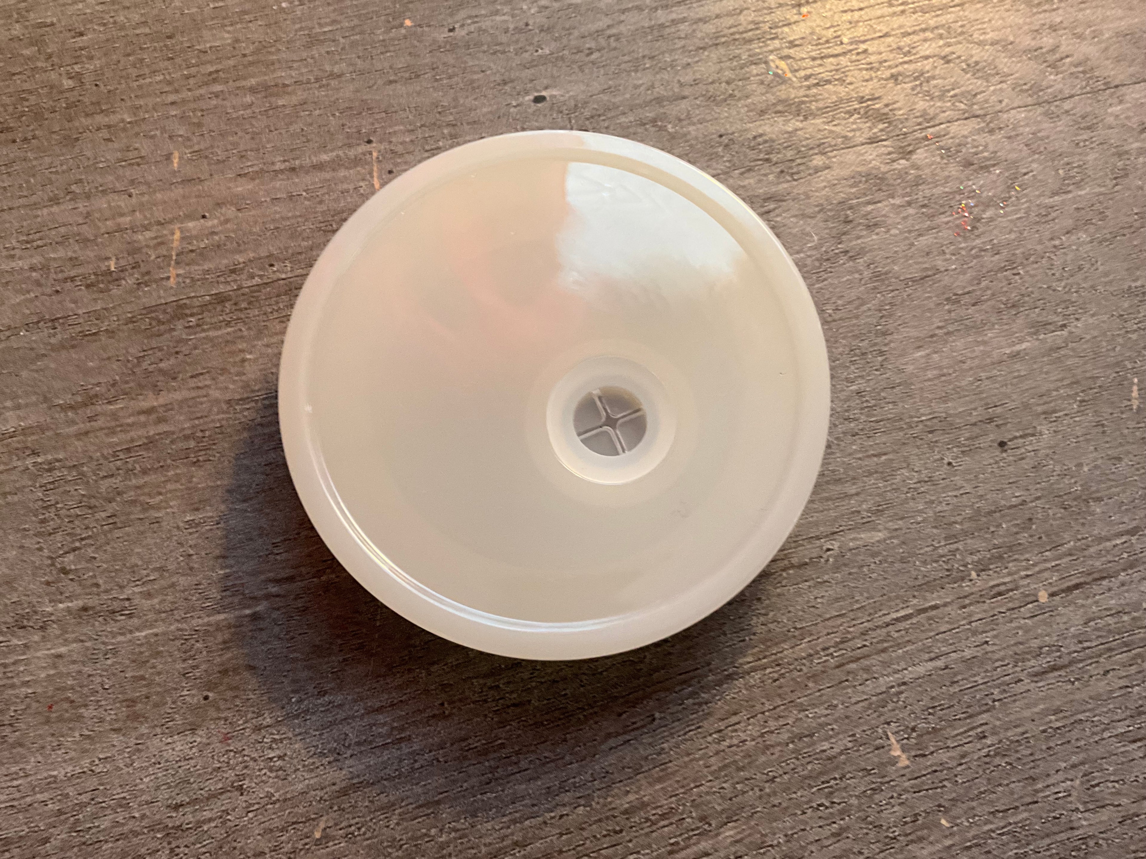 Plain colored acrylic lids