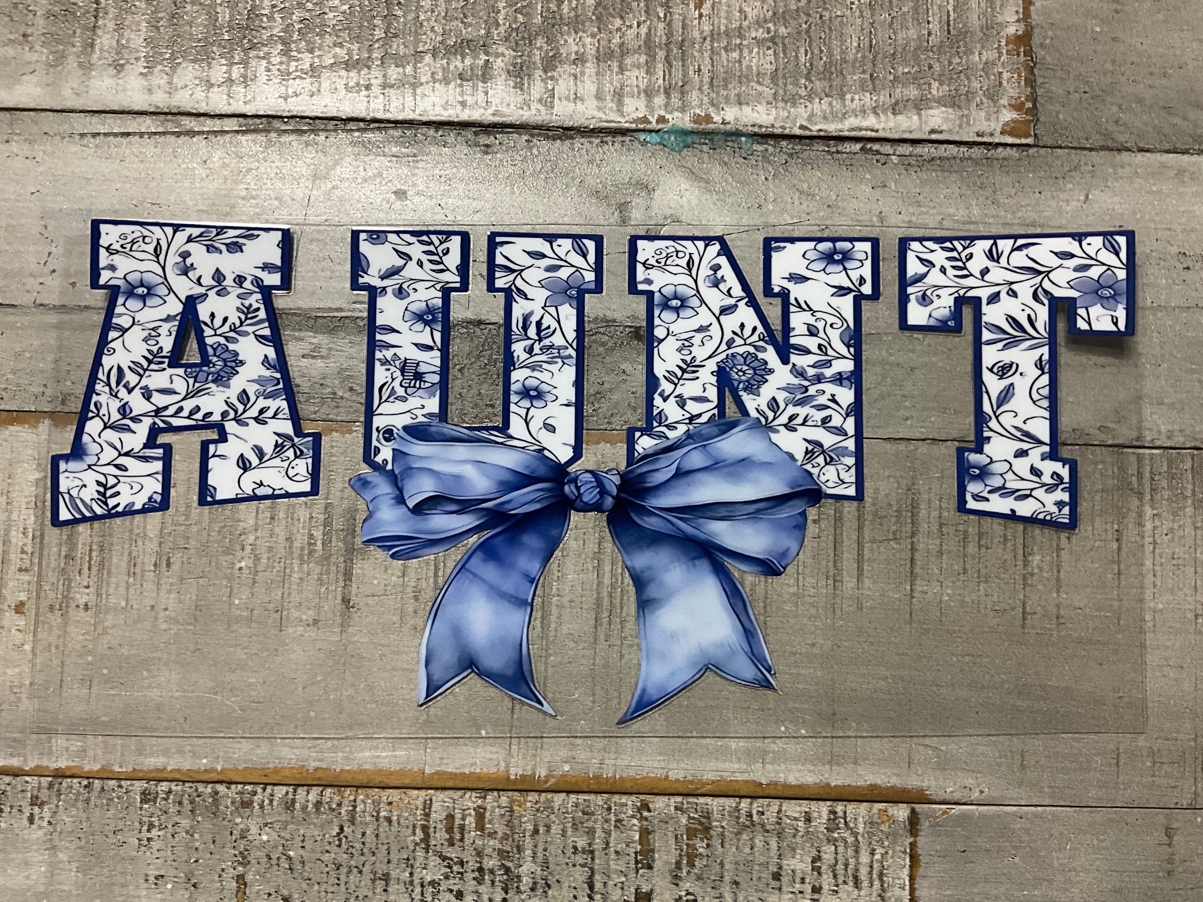 Blue floral aunt
