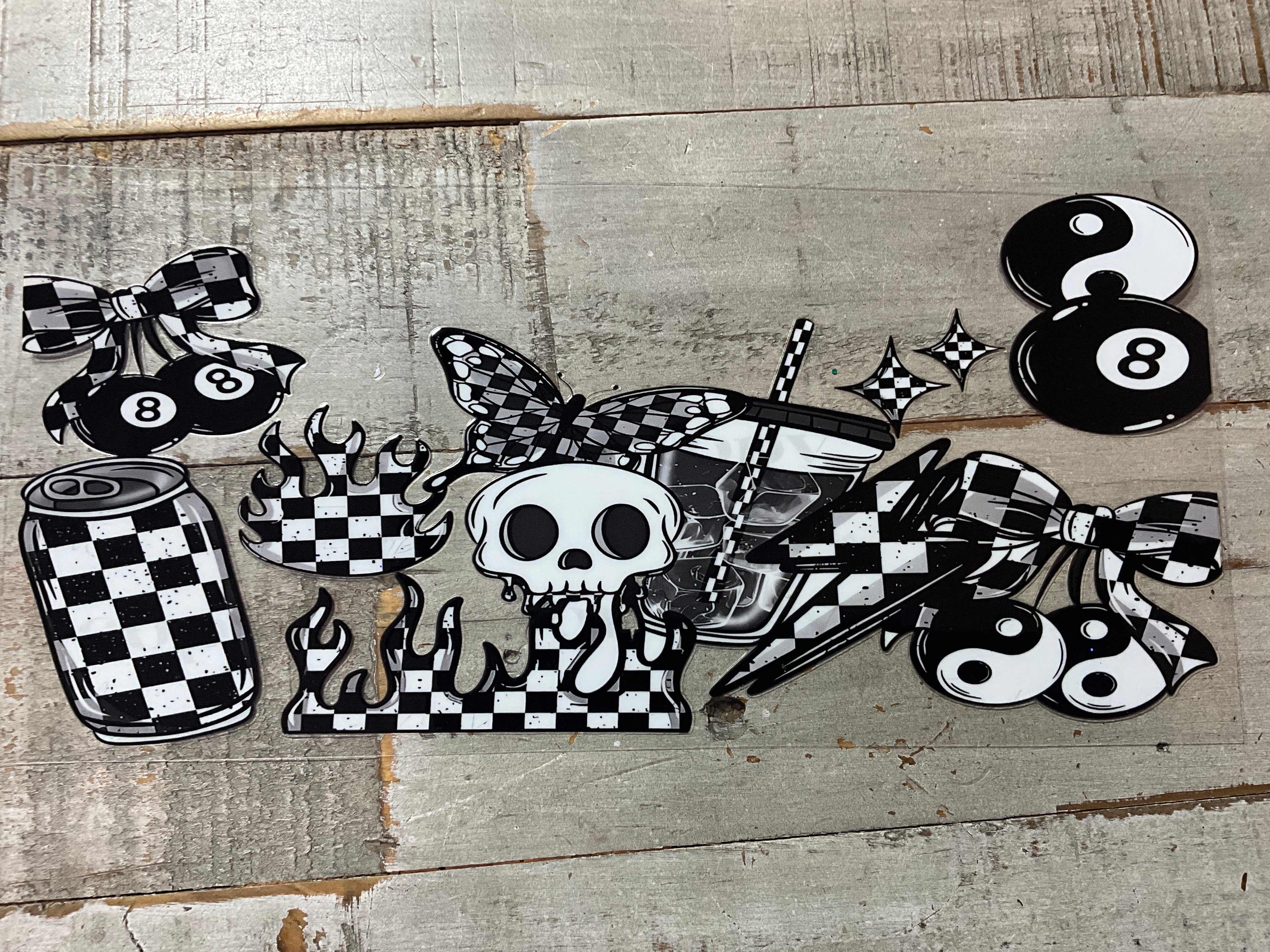 Black/white checkered skull